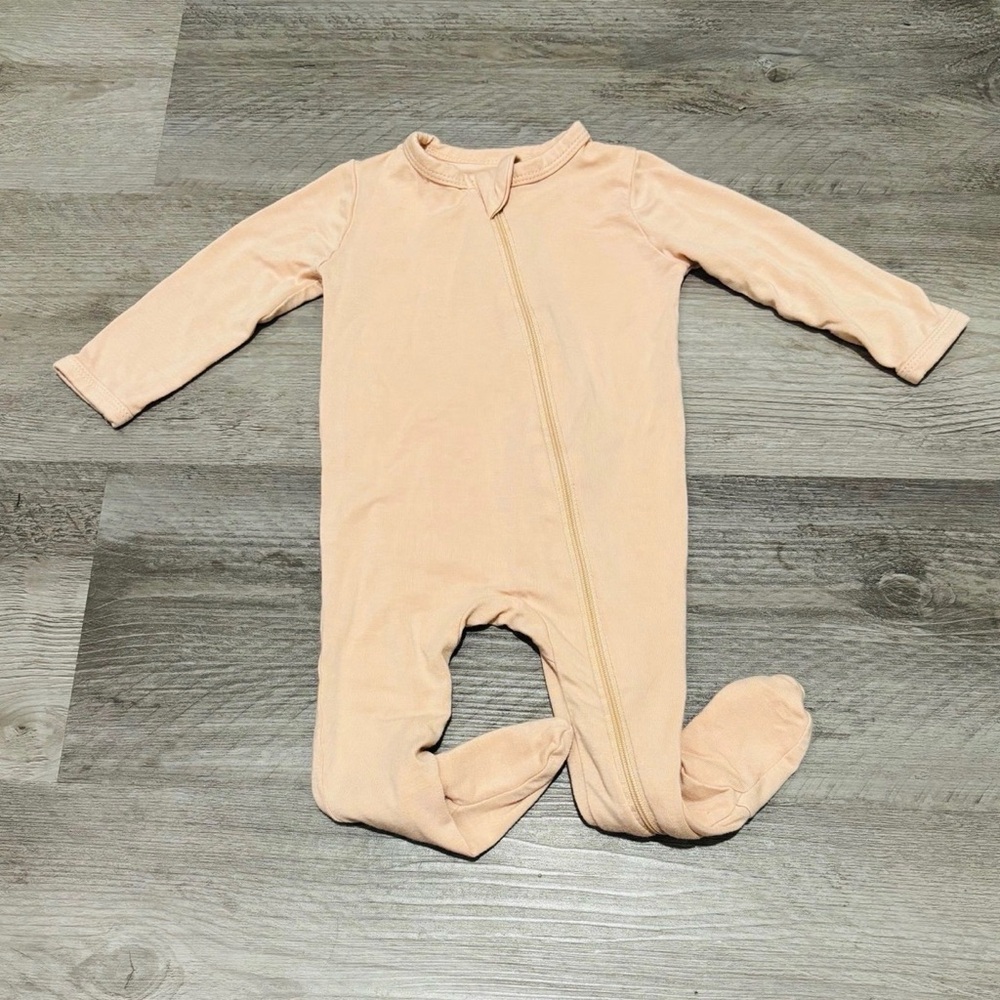 NWOT Kyte BABY Peach Tan Footed Zipper One-Piece Pajamas Sleeper 3-6 Months